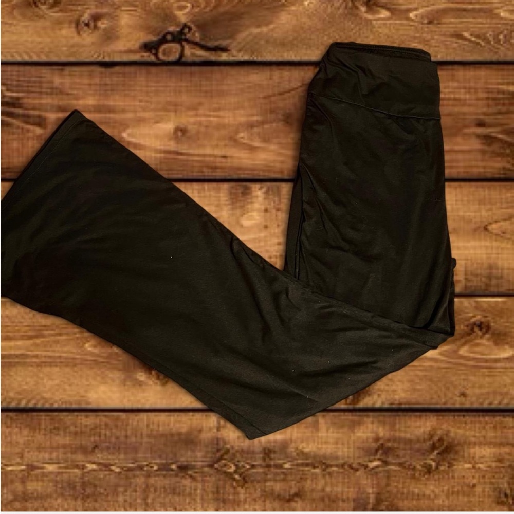 Olive Avenue Black Flare Leggings